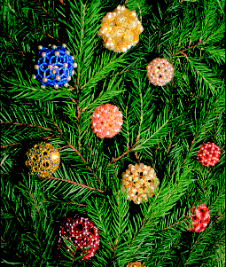 Новогодние игрушки из бисера — звезда на елку