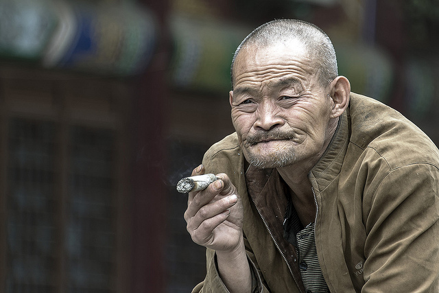 Старики которые курят марихуану фотки кусты конопли