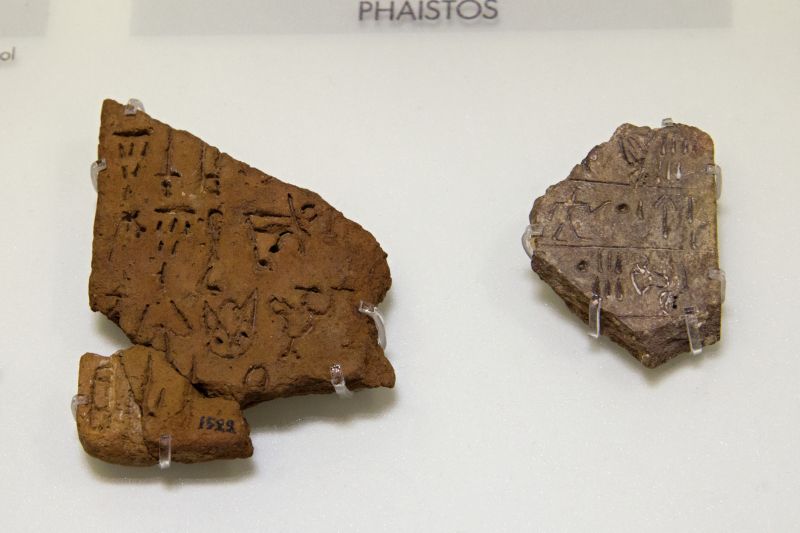 Minoan_inscriptions,_Linear_A_script,_Phaistos,_1850-1450_BC,_AMH,_144886_low.jpg