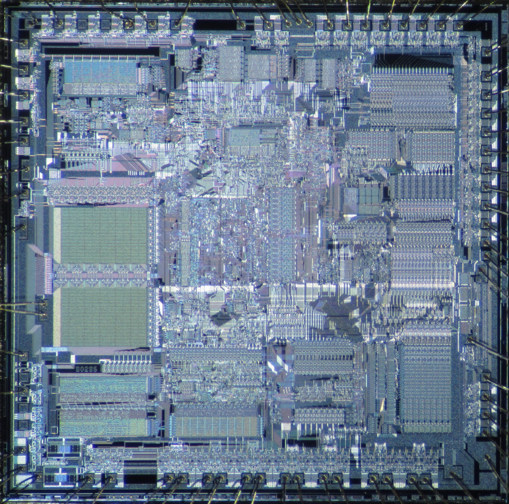 Кристалл микропроцессора Intel 80286, выпущенного в 1982 году. Фото: Pauli Rautakorpi/Flickr.com https://www.flickr.com/photos/97377381@N03/9412688176 CC BY 2.0