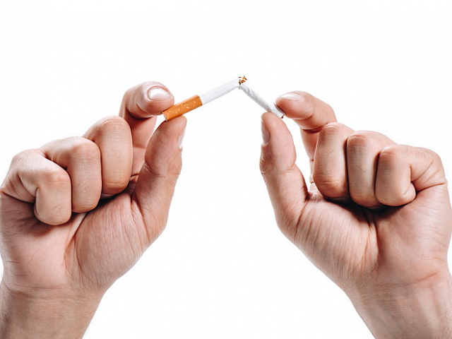 «Бросил курить – начал толстеть». Врач о том, как пережить синдром отмены