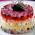 Украшение новогоднего стола – селедка под шубой